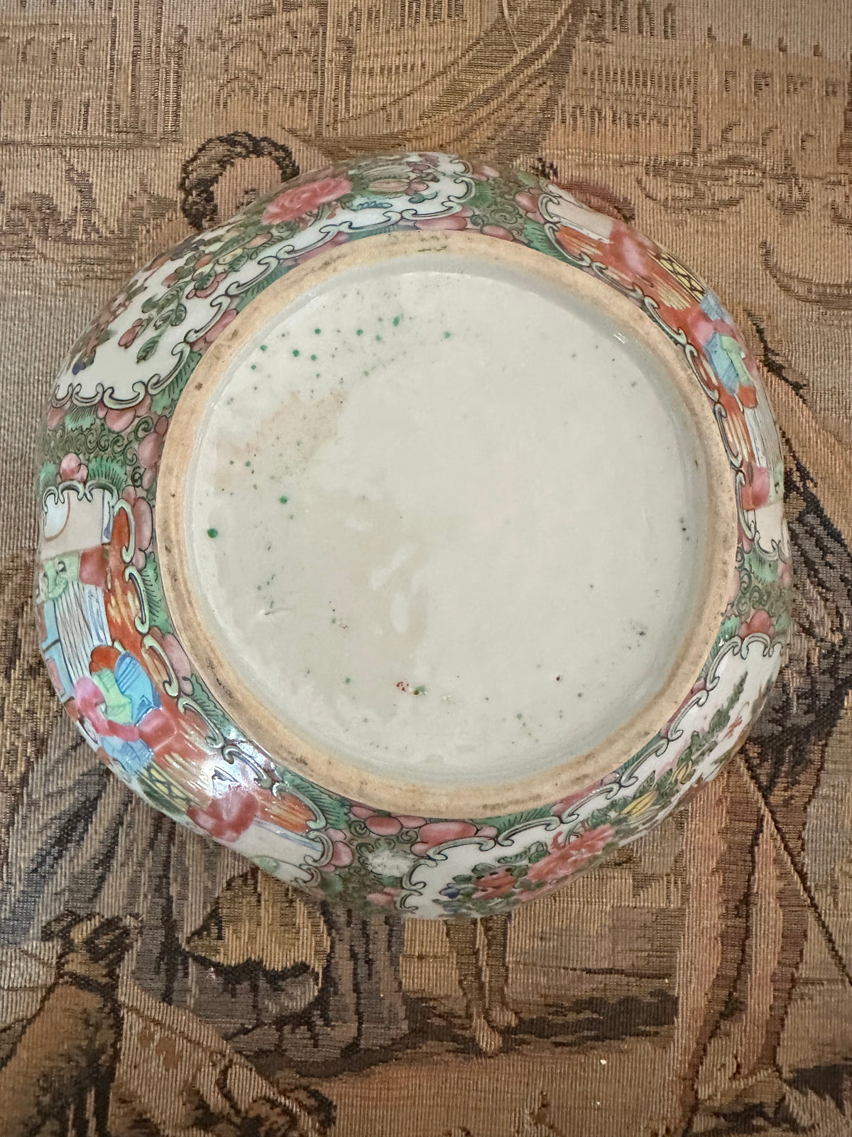 Antique Chinese Rose Medallion Scalloped Bowl – 7.75"