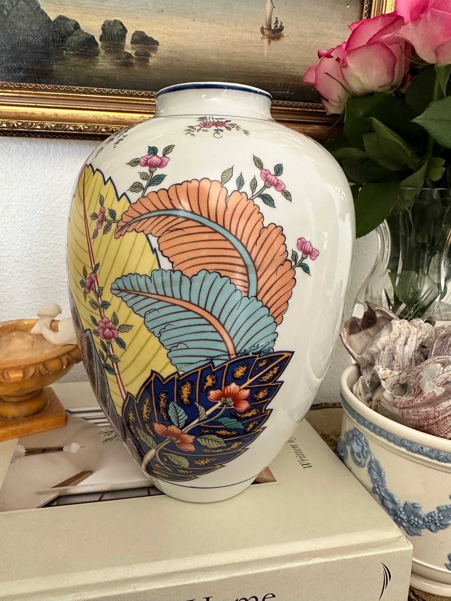 Vintage Mann Tobacco Leaf Porcelain Vase