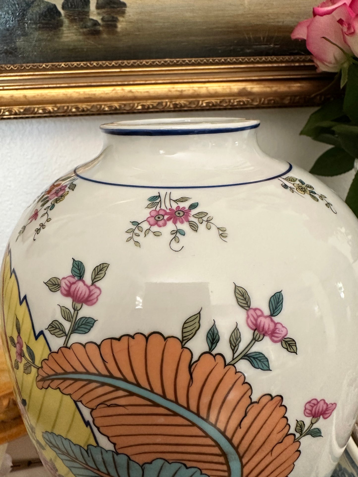 Vintage Mann Tobacco Leaf Porcelain Vase