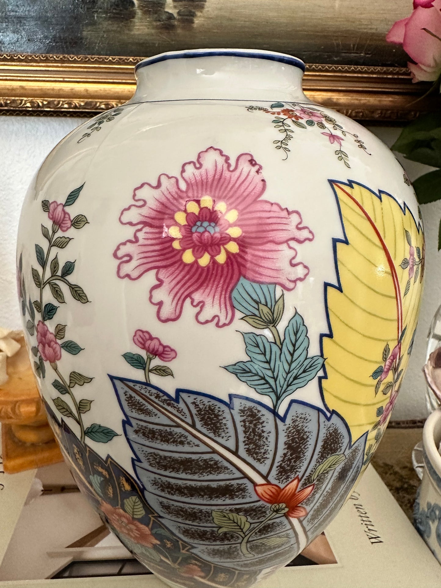 Vintage Mann Tobacco Leaf Porcelain Vase