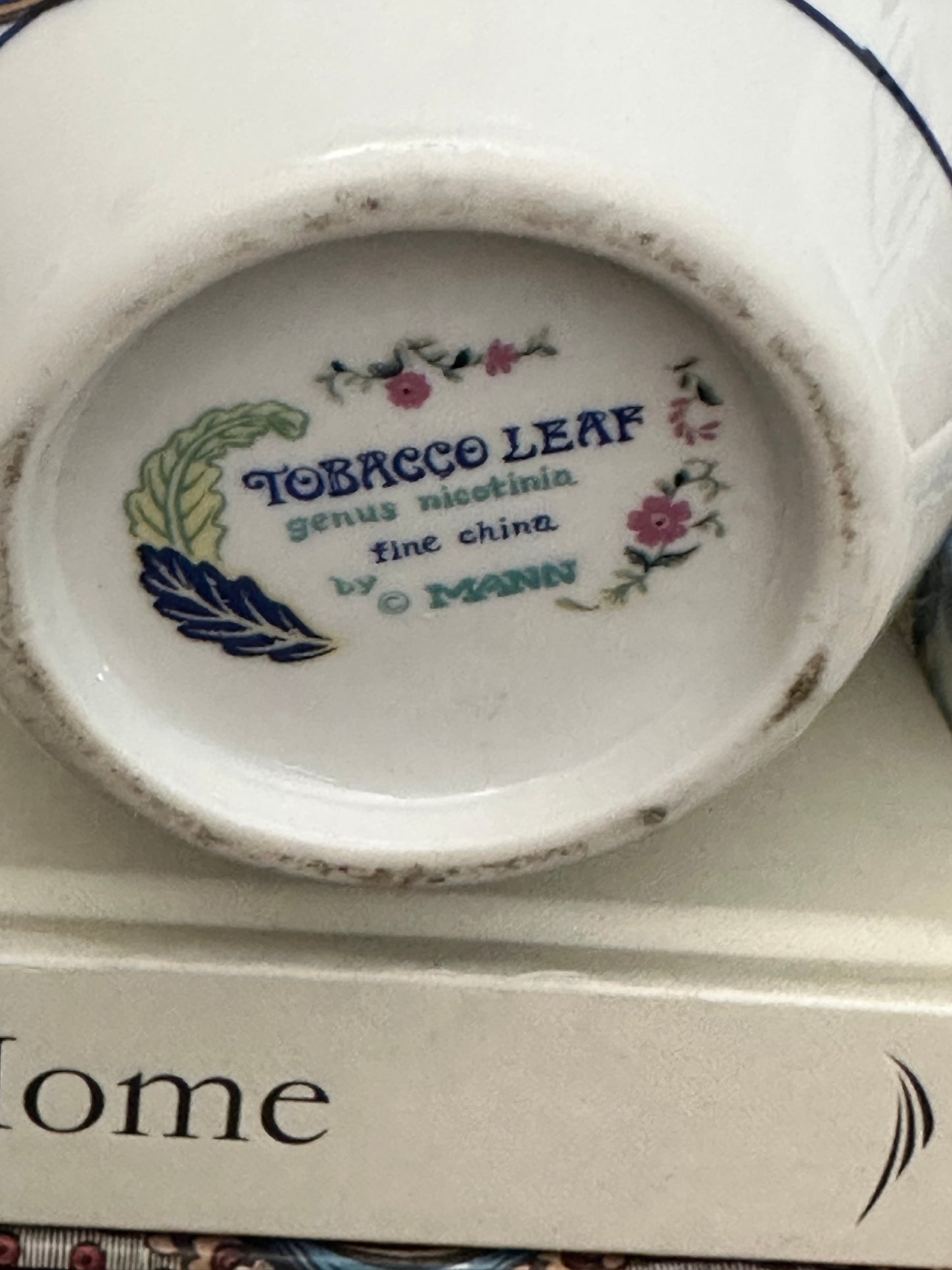 Vintage Mann Tobacco Leaf Porcelain Vase