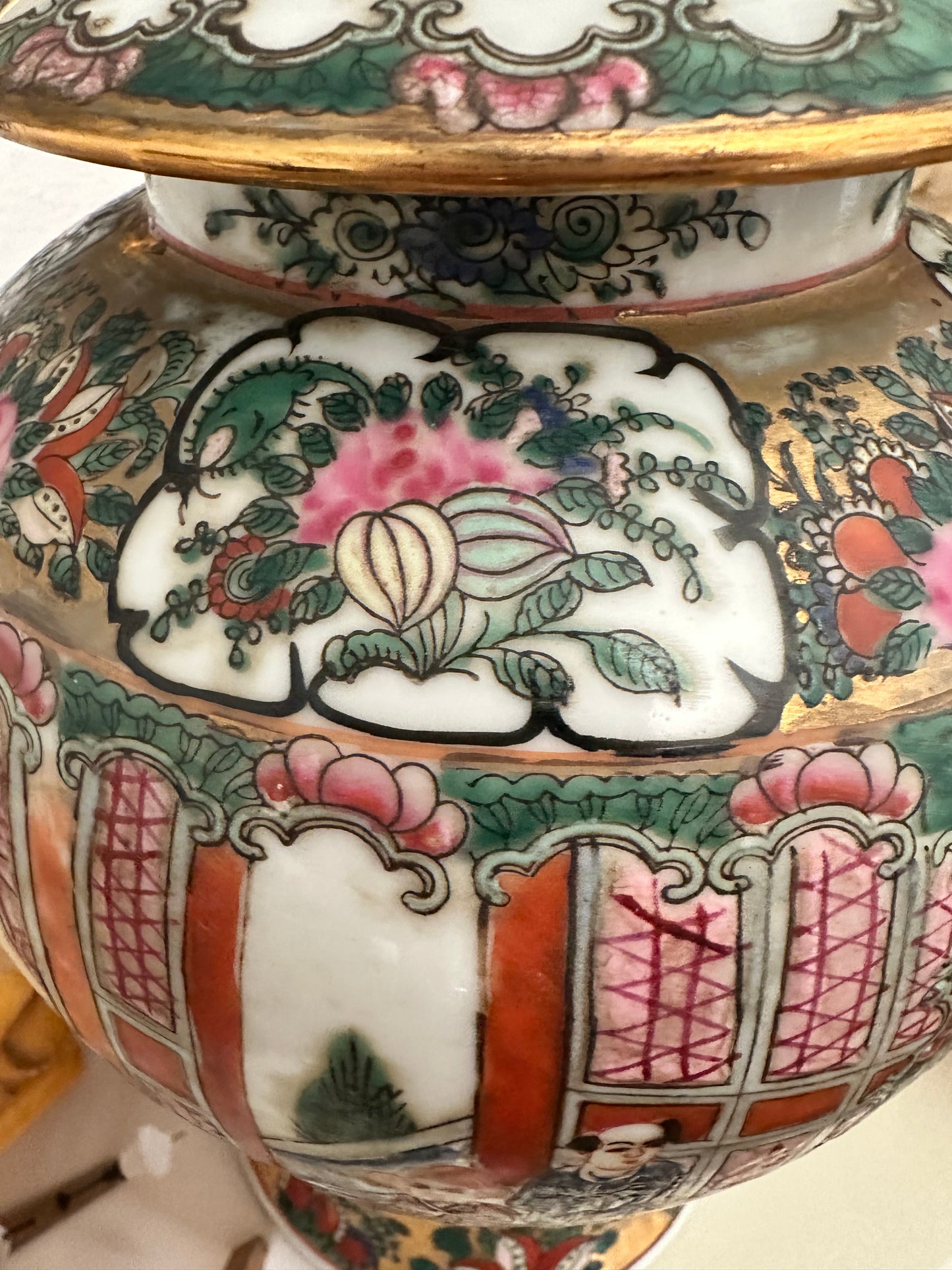 Vintage Macau Rose Medallion Temple Jar with Lid, 12.75" Chinoiserie Ginger Jar, Famille Rose Porcelain Vase