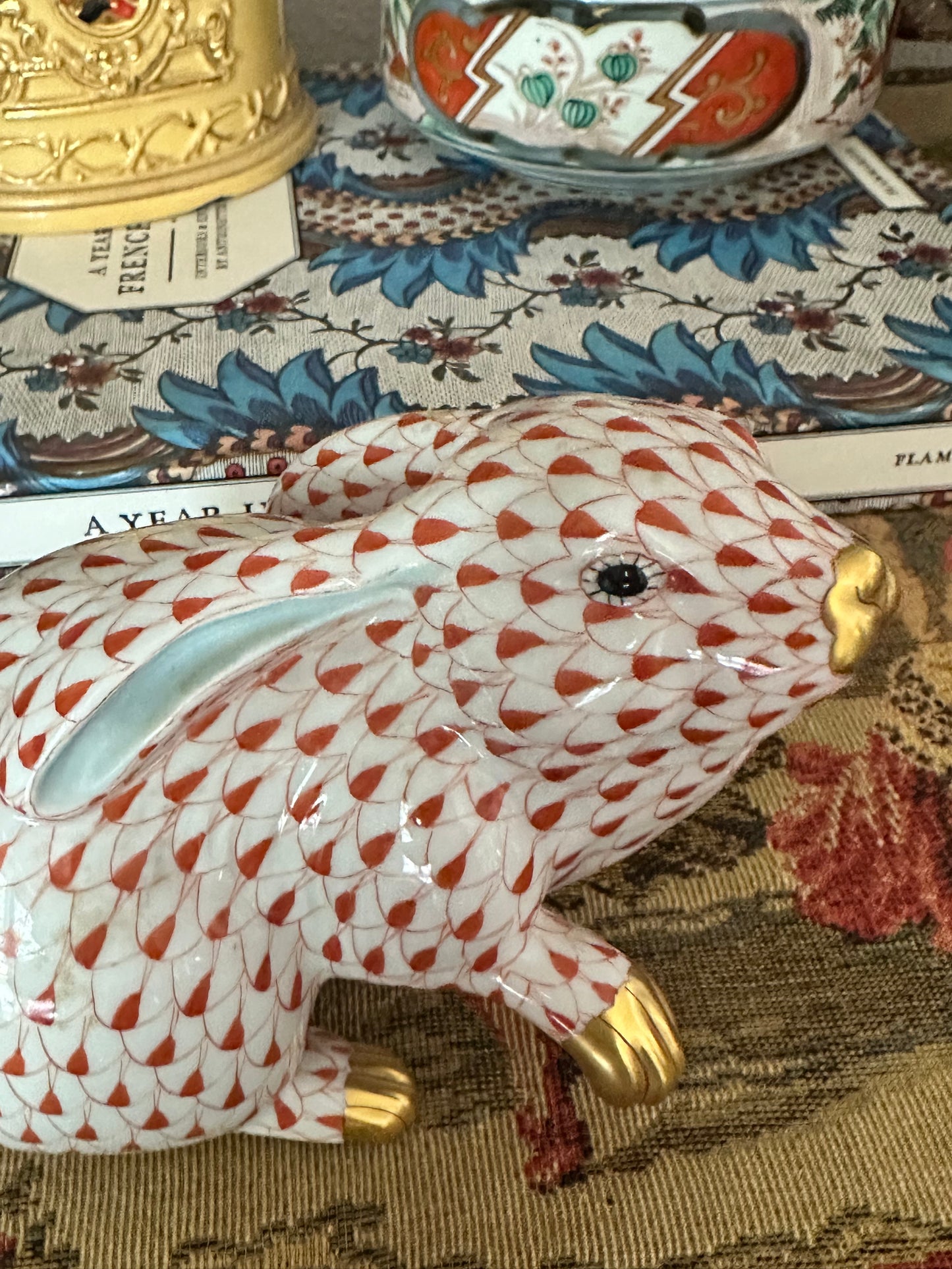 Herend Hand-Painted Porcelain Rabbit Figurine | Rust Fishnet | 6.5"