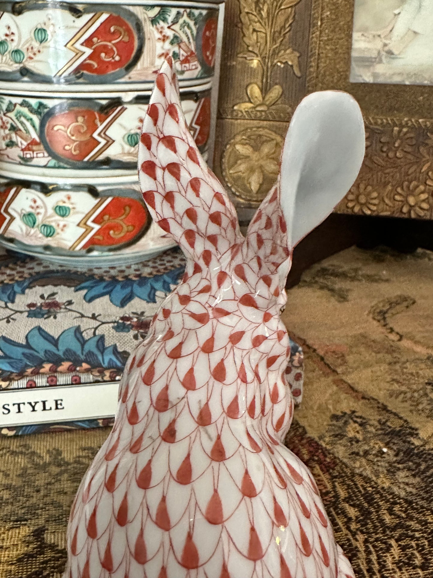 Herend Hand-Painted Porcelain Begging Rabbit | Rust Fishnet | 6.5"