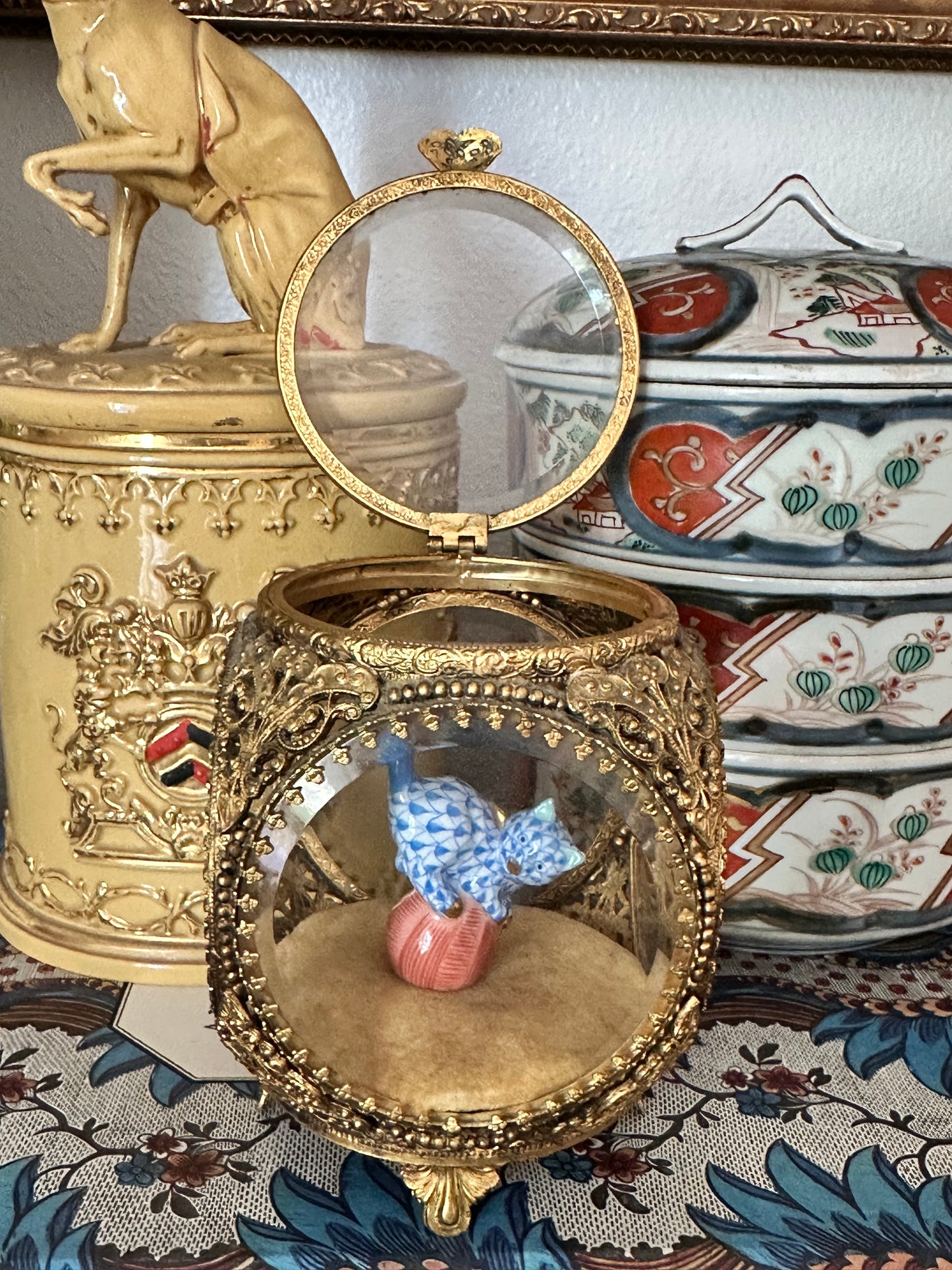 Vintage Stylebuilt Gold-Tone Glass Jewelry Casket Box | Vanity Display Case | Stylebuilt Frame Co. N.Y.